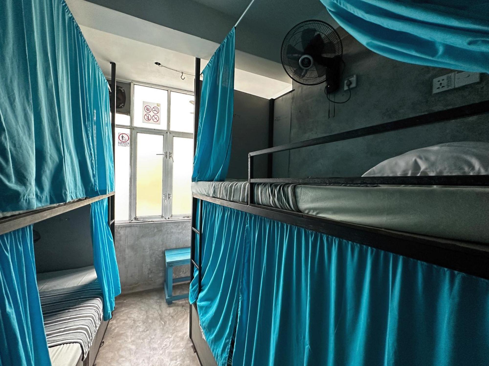 Cycling Backpacker Hostel & Cafe Unawatuna Bagian luar foto