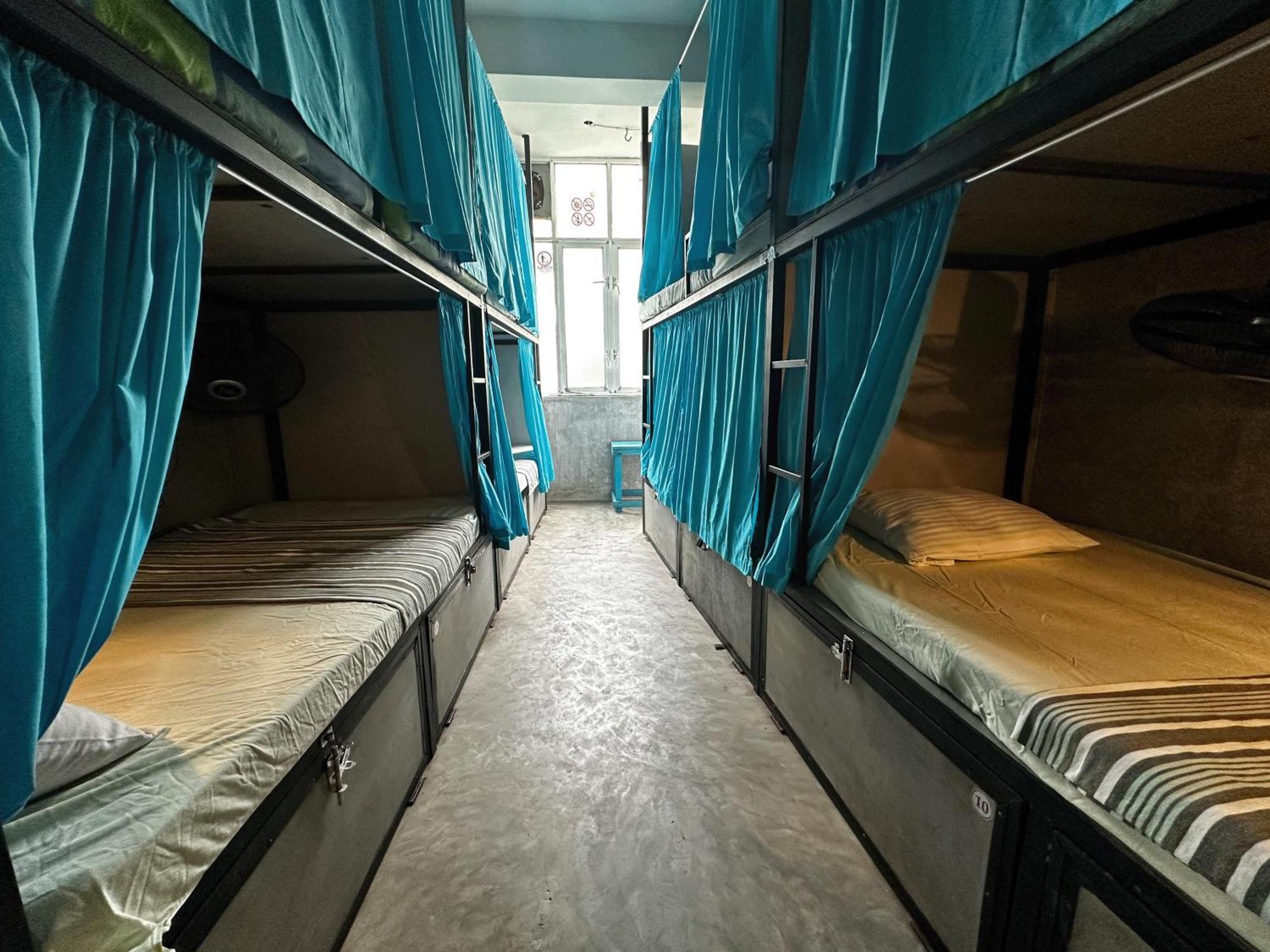 Cycling Backpacker Hostel & Cafe Unawatuna Bagian luar foto