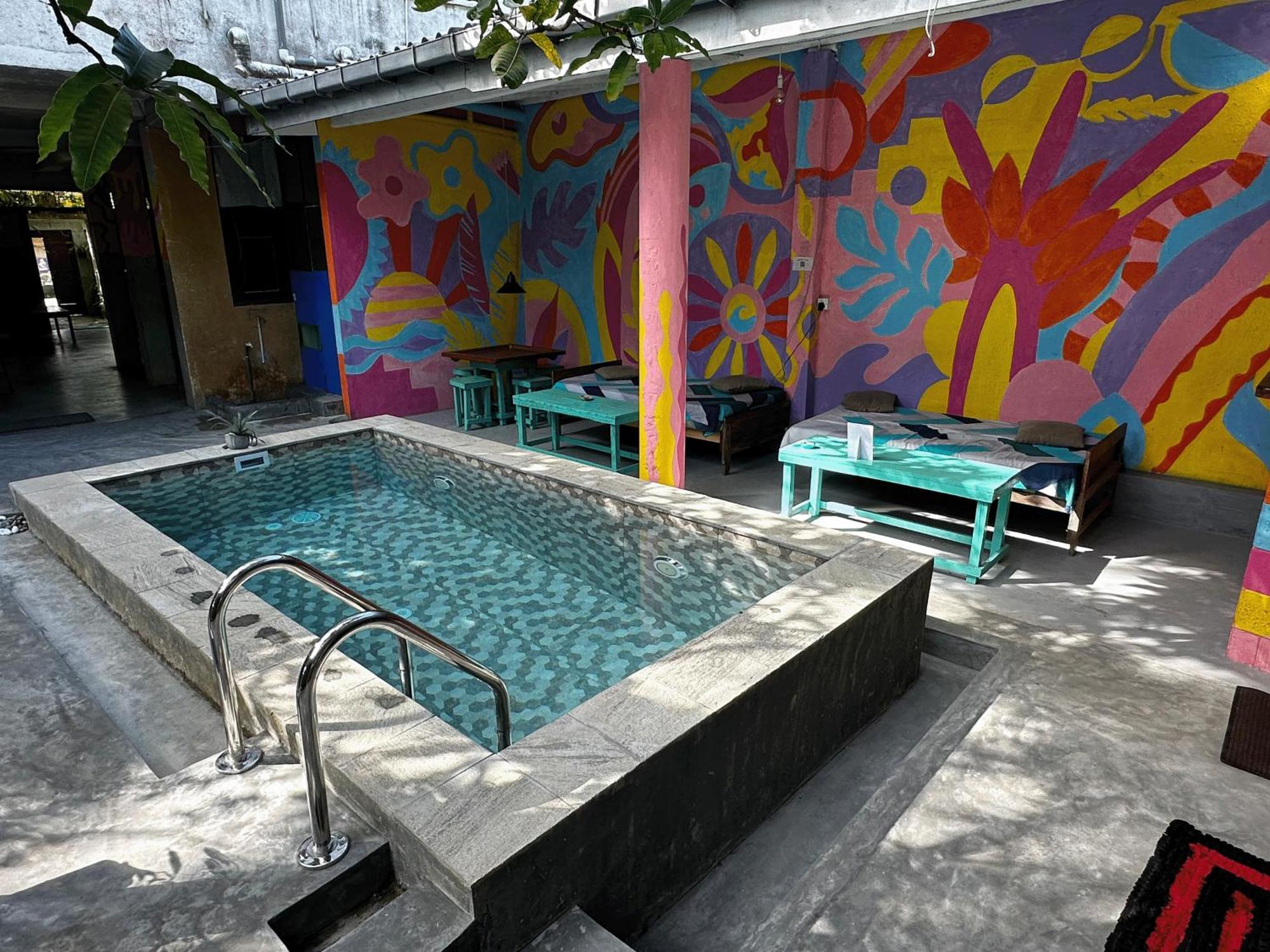 Cycling Backpacker Hostel & Cafe Unawatuna Bagian luar foto